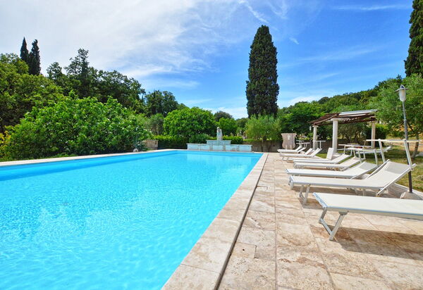 Le Querciolaie: Schwimmbad