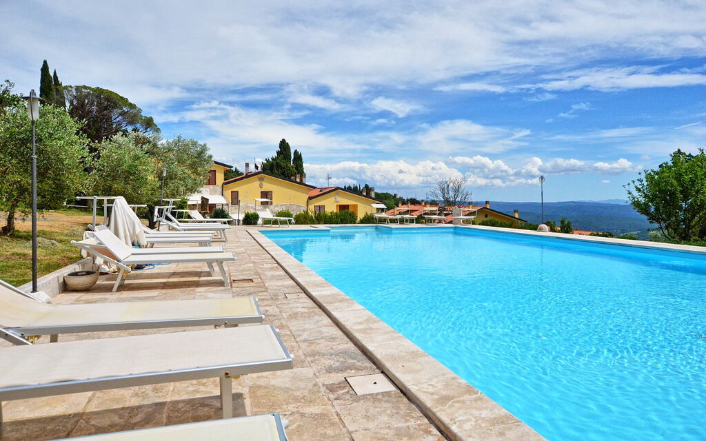 Le Querciolaie: Piscina