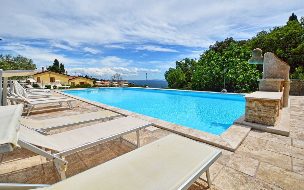 Le Querciolaie: Piscina