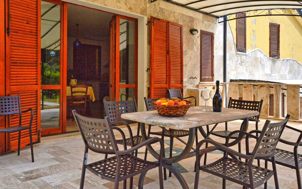 Le Querciolaie with Geothermal Pool - : Building Exterior, Garden, Outdoor