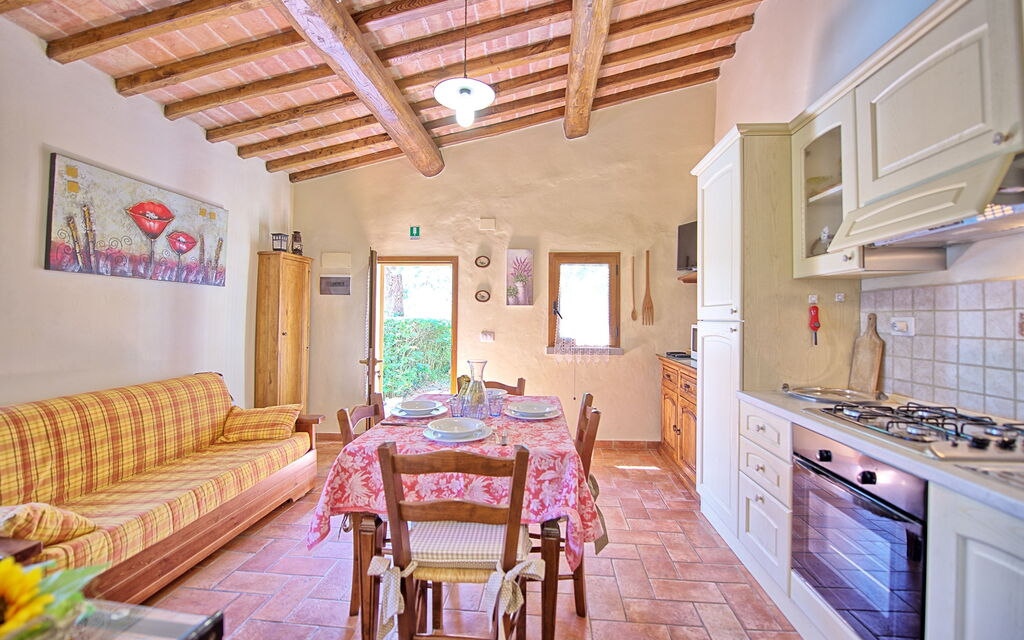 Il Salice: Dining Room, Kitchen, Living Room