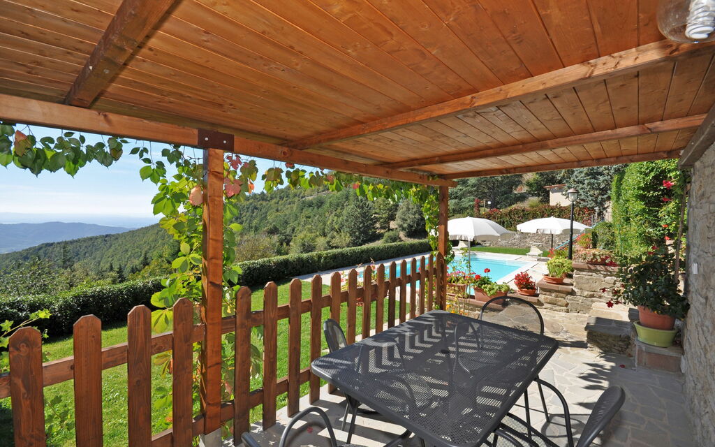 Il Salice: Building Exterior, Garden