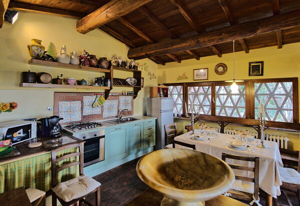 Casa Vania: Esszimmer, Küche