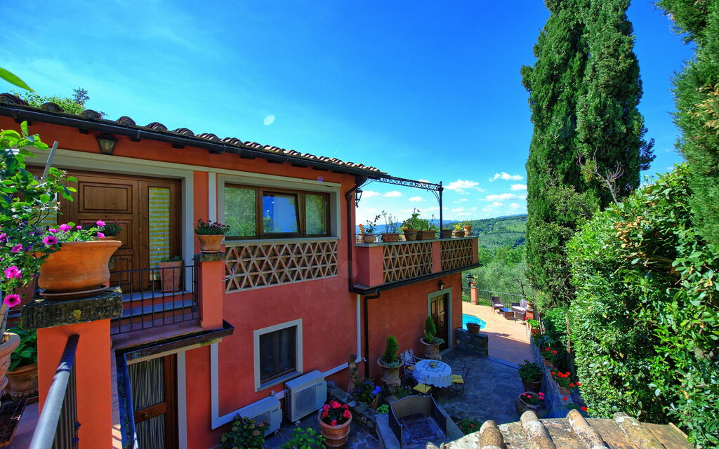 Casa Vania: Building Exterior, Outdoor