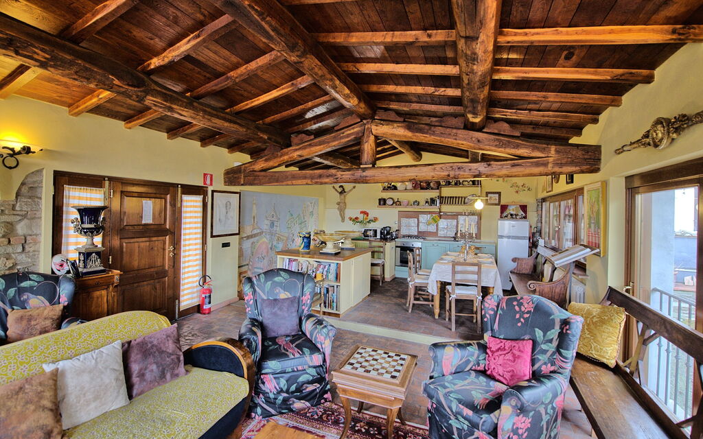 Casa Vania: Living Room