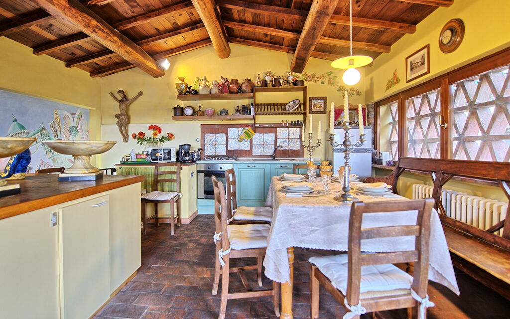 Casa Vania: Dining Room, Kitchen