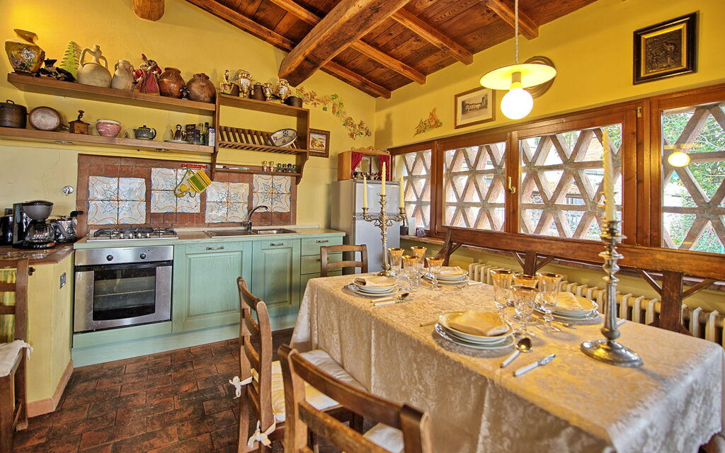 Casa Vania: Dining Room, Kitchen