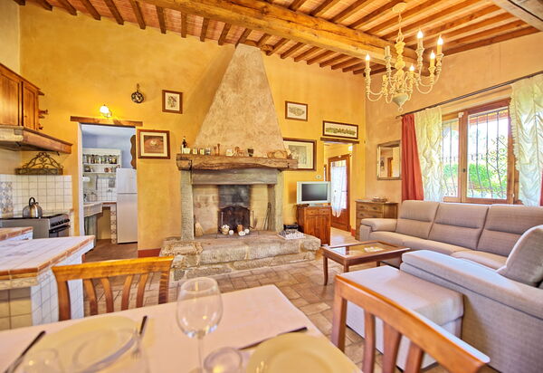 Casa Cipressi: Гостиная, Столовая