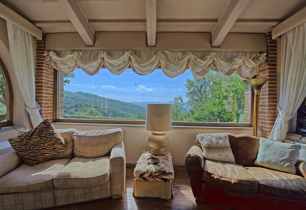 Gellino: Living Room