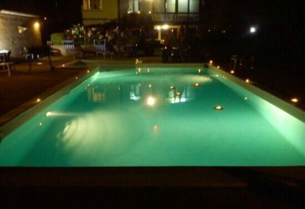 Villa Lorenzo: бассейн