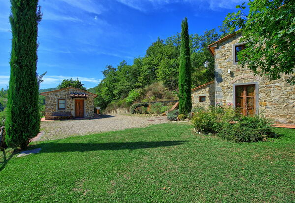 Villa Casentino: Draussen, Garten, Schwimmbad