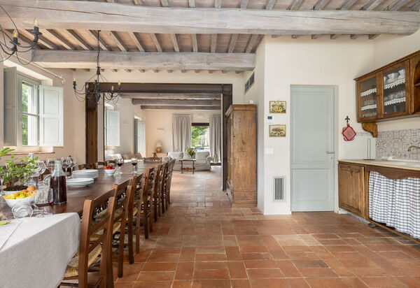 Villa Casentino: Esszimmer, Küche