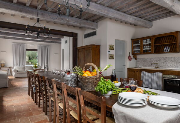 Villa Casentino: Esszimmer, Küche