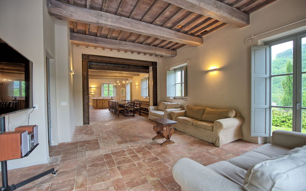 Villa Casentino: Dining Room, Living Room