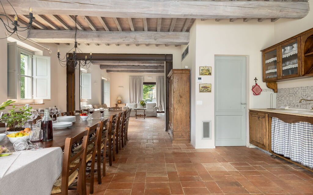 Villa Casentino: Dining Room, Kitchen