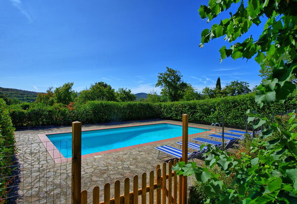 Casale Ambra: бассейн