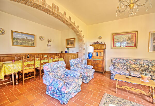 Casale Ambra: Гостиная, Столовая