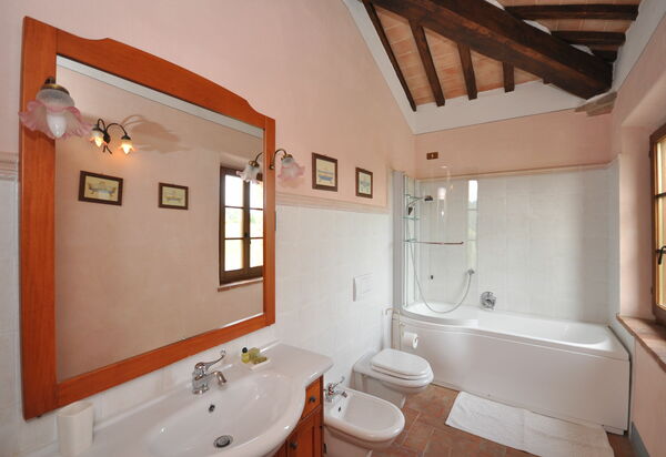 Villa Gaeta: Bathroom