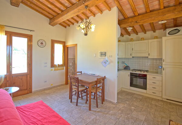 Villa Roberto: Cuisine, Salle à manger, Salon