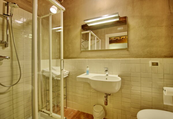 Villa Marginone: Bathroom