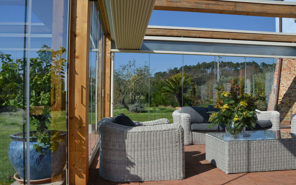 Villa Marginone: Balcon / Terrasse / Patio, Salle à manger