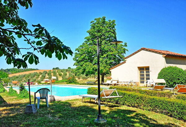 Vittoriana: бассейн, Сад