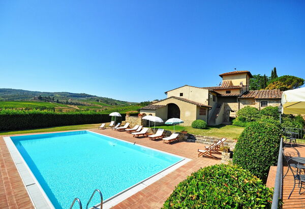 Tenuta: бассейн, Экстерьеры