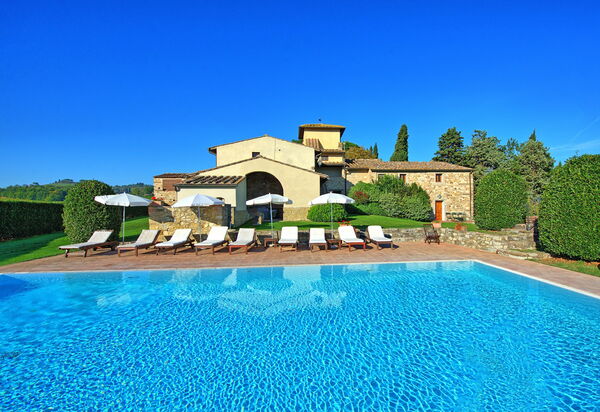 Tenuta: бассейн