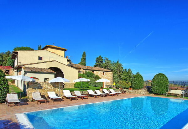 Tenuta: бассейн