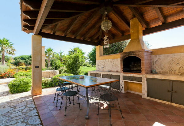 Villa Oasi: Открытый