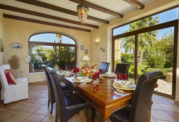 Villa Oasi: Гостиная, Столовая