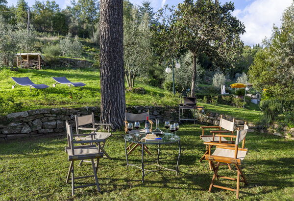 Bigiolo a Melazzano: Draussen, Garten