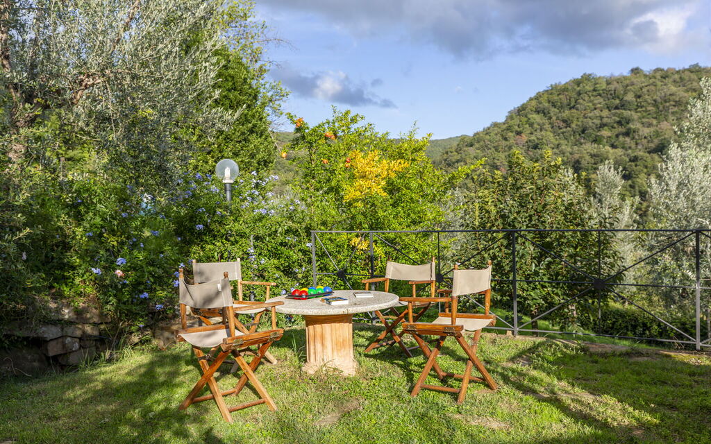 Bigiolo a Melazzano: Открытый, Сад