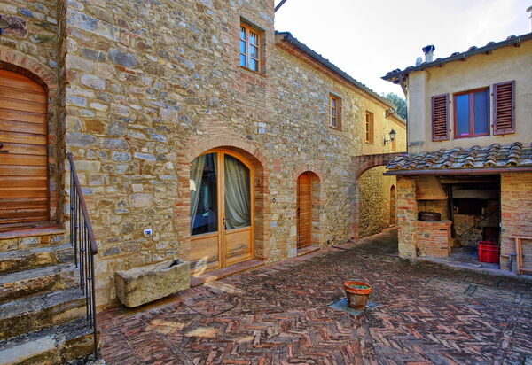 Arturo: Buitenkanten, Buitenshuis, Tuin