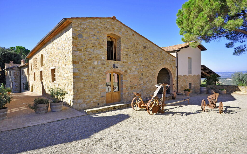 Arturo: Building Exterior, Garden, Outdoor