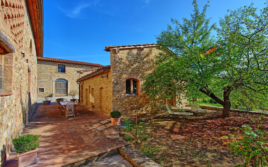 Arturo: Building Exterior, Garden, Outdoor