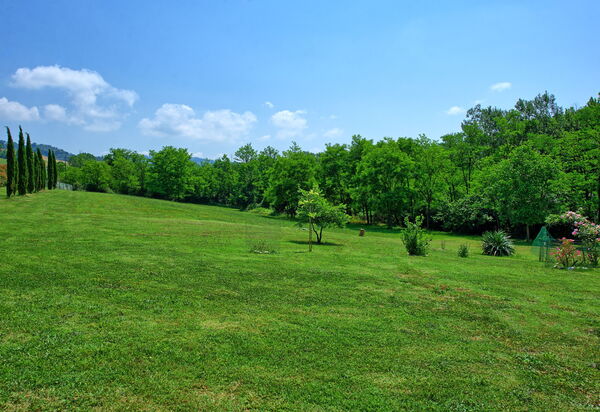 Casa Ovile: Взгляды, Сад