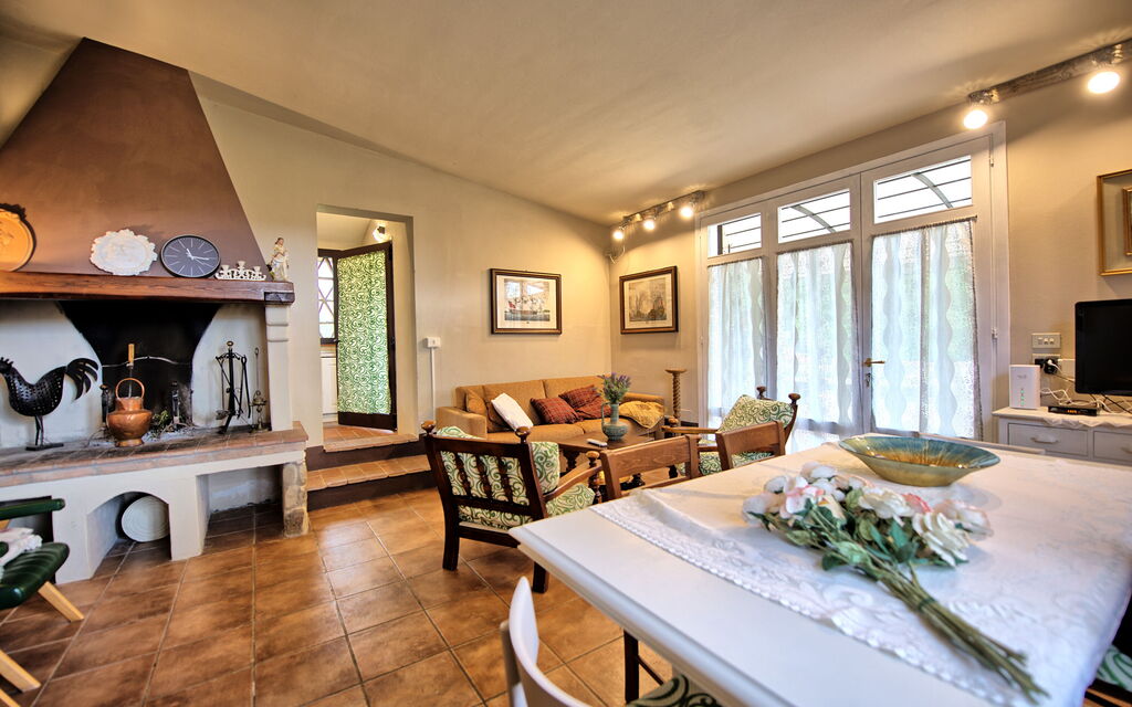 Casa Ovile: Dining Room, Living Room