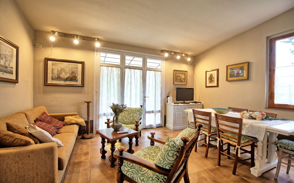 Casa Ovile: Dining Room, Living Room