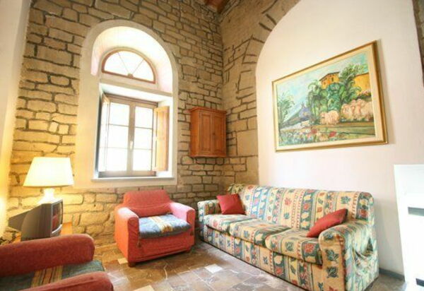 Panzalla: Living Room