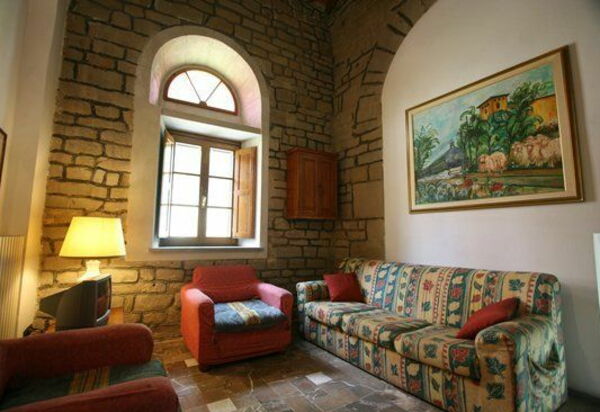 Panzalla: Living Room