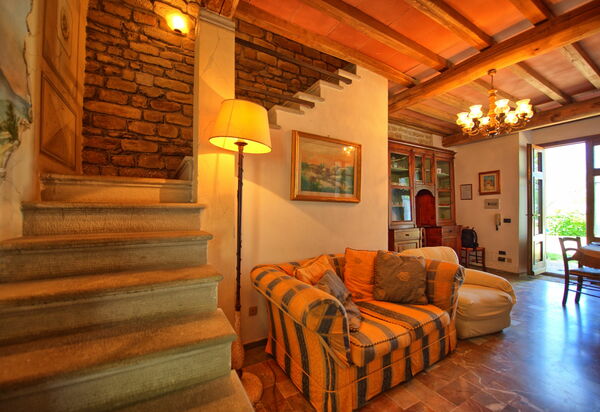 Panzalla: Dining Room, Living Room