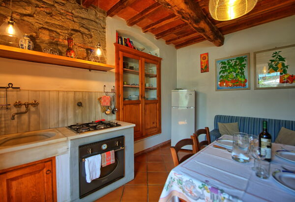 Panzalla: Dining Room, Kitchen, Living Room