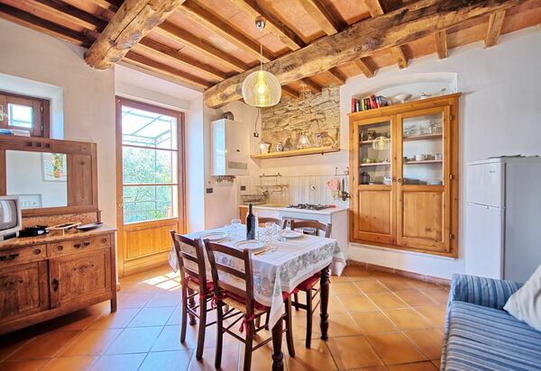 Panzalla: Dining Room, Kitchen, Living Room