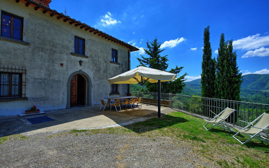 Panzalla: Esterni, Giardino