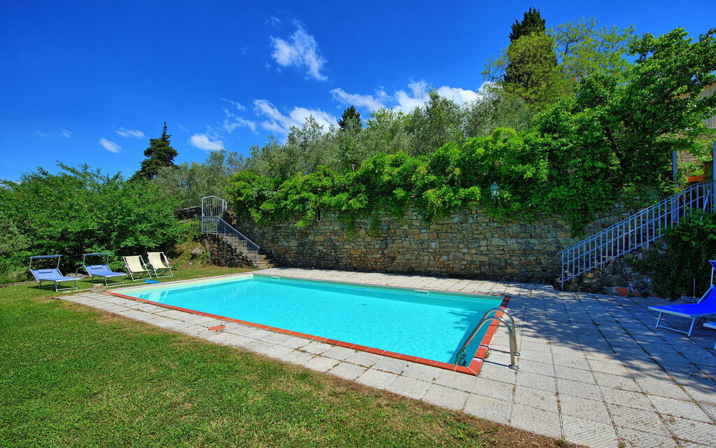 Panzalla: Giardino, Piscina