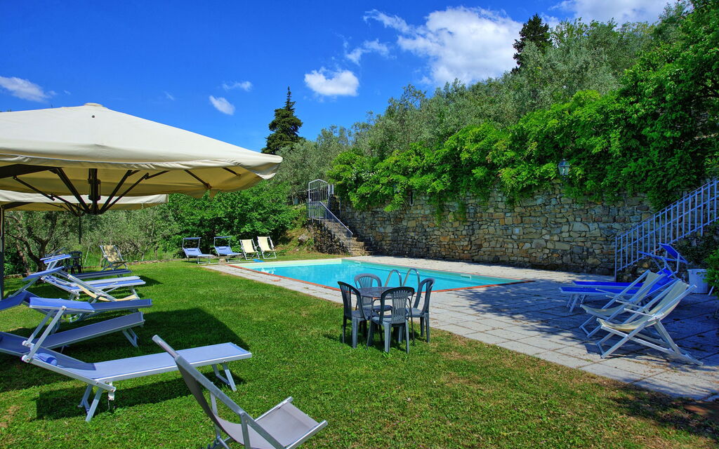 Panzalla: Giardino, Piscina