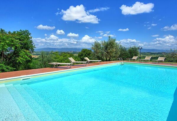 Villa Ulivi: Schwimmbad, Sommer