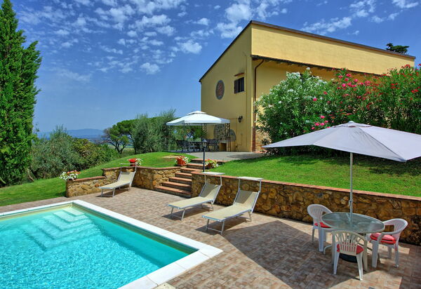 Villa Gloria: Schwimmbad