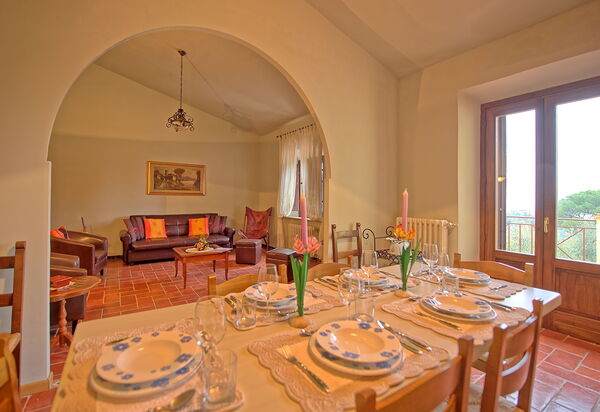 Villa Gloria: Esszimmer, Wohnzimmer